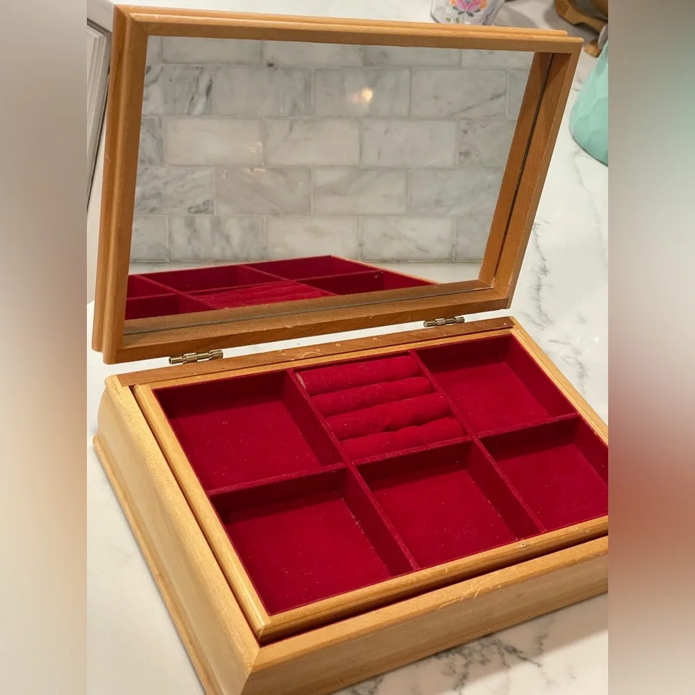 Looney Tunes‎ wooden jewelry box w/ Sylvester & Tweety- Vintage